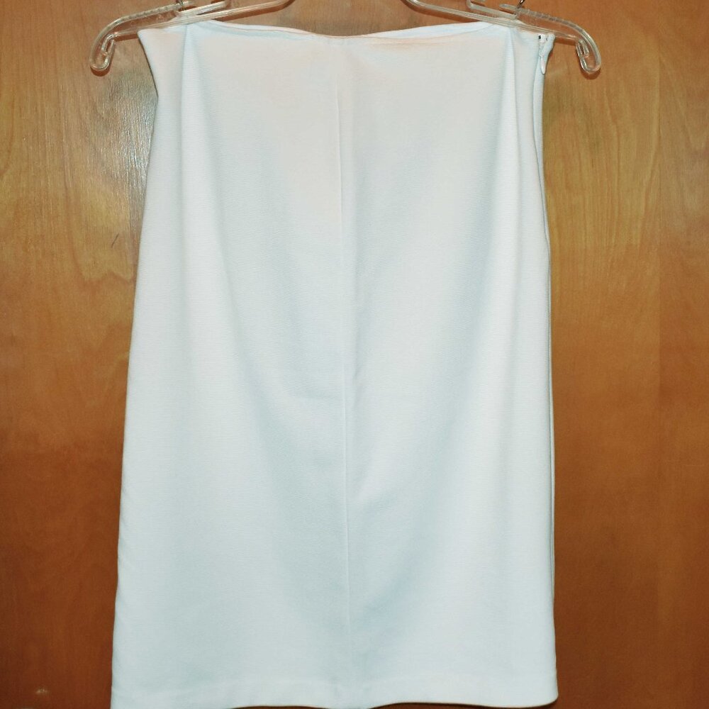 Emporio Armani Woman’s White Pencil Skirt, Size 40 (US 10) Knit Knee Length